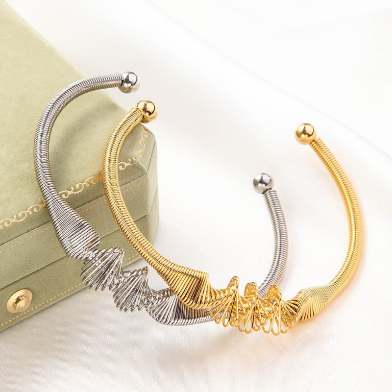 Wholesale Spring Wave Non fading Simple and High end Light Luxury Bracelet